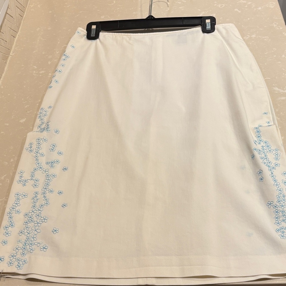Donna Karan Cream Skirt with Light Blue Accents. Vintage 1990.